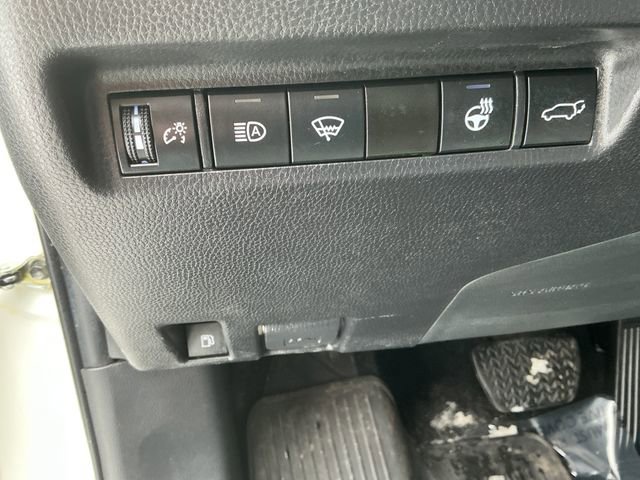 Used 2022 Toyota RAV4 XLE Premium image 43