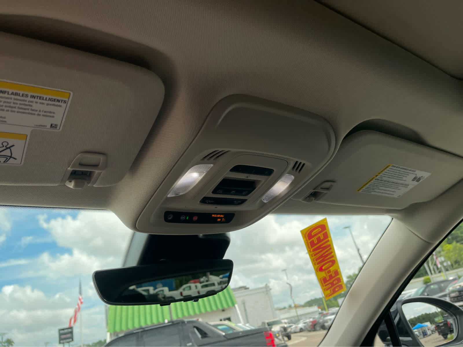 Used 2022 Buick Envision Avenir w/ Technology Package II FWD image 21