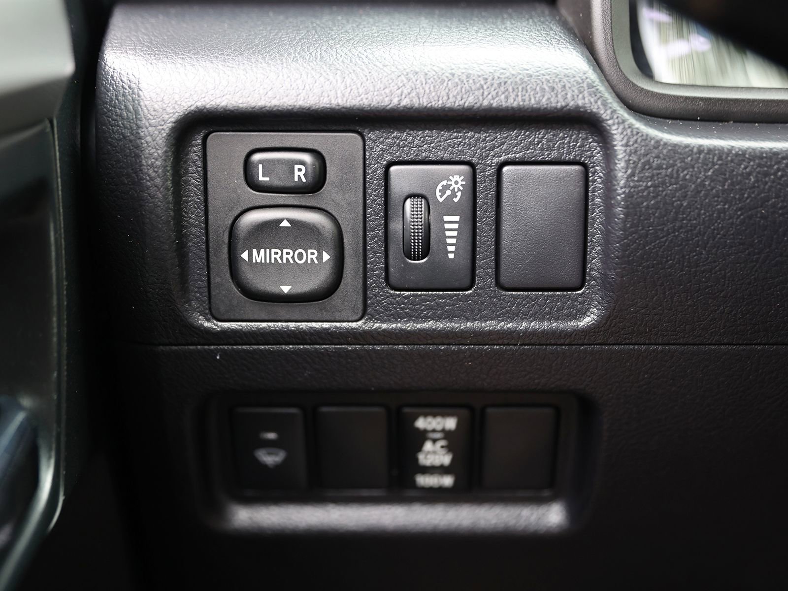 Used 2016 Toyota 4Runner SR5 AWD/4WD image 35