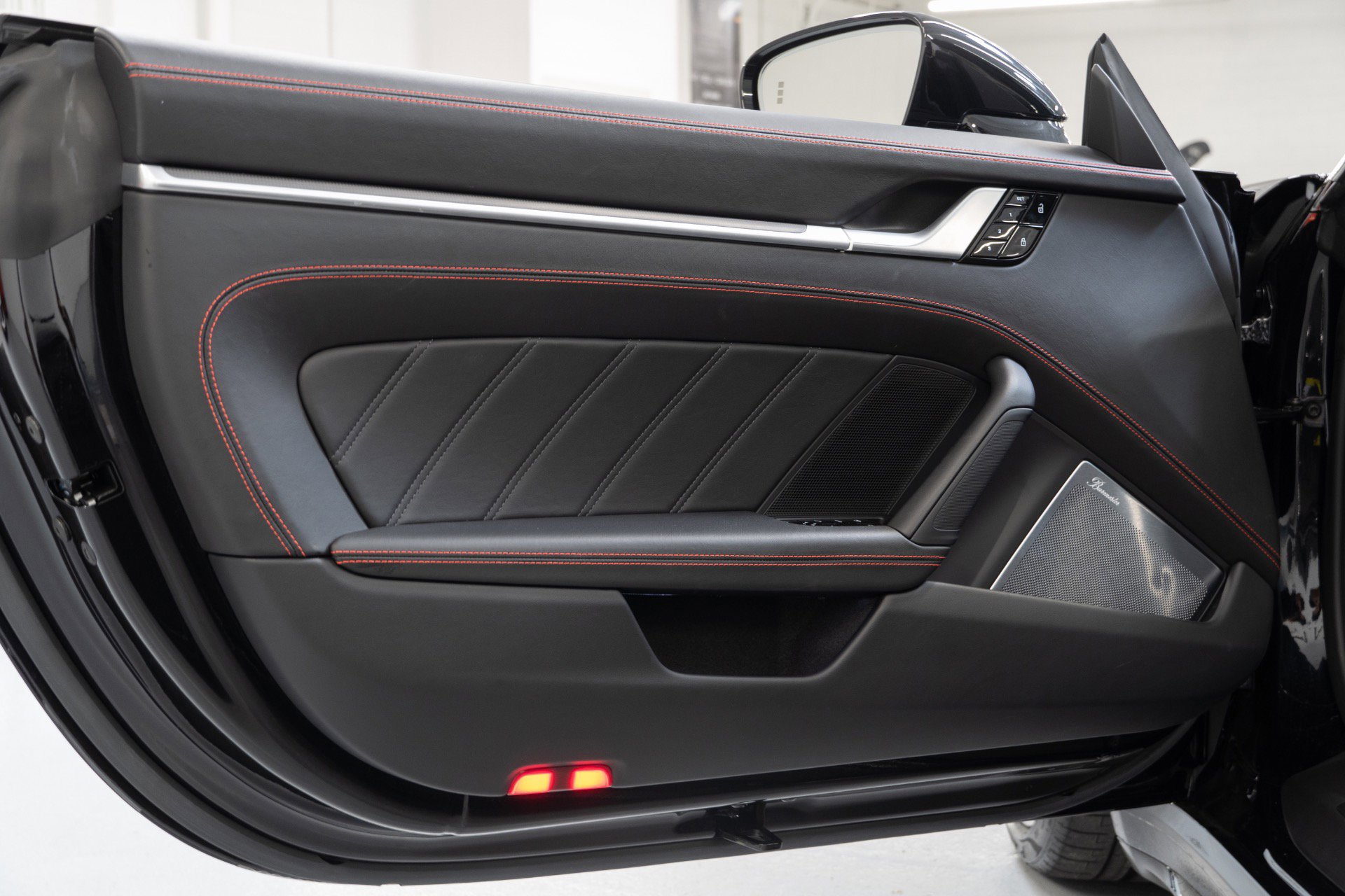 Used 2021 Porsche 911 Turbo S image 12