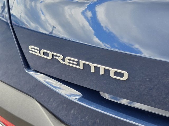 Used 2025 Kia Sorento S w/ Panoramic Sunroof Package image 5
