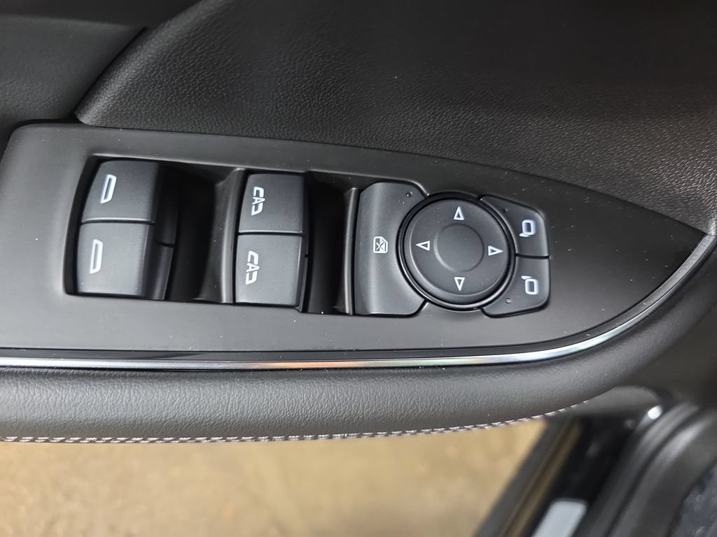 Used 2023 Buick Envision Avenir AWD/4WD image 30