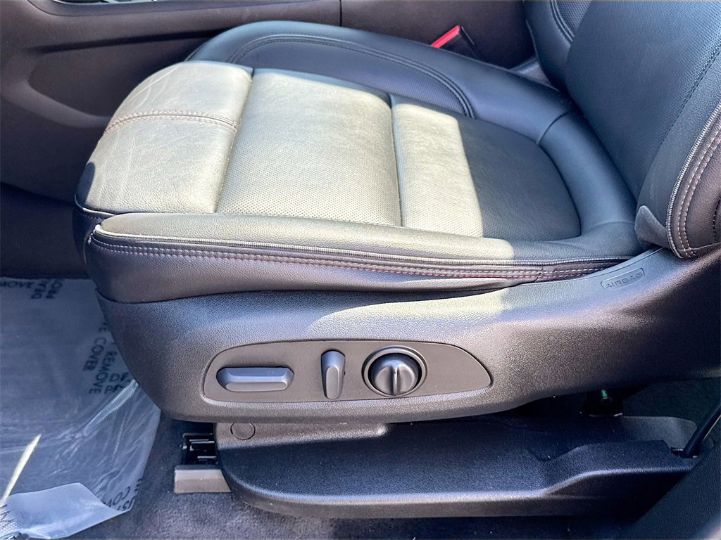 Used 2022 Chevrolet Traverse RS image 20