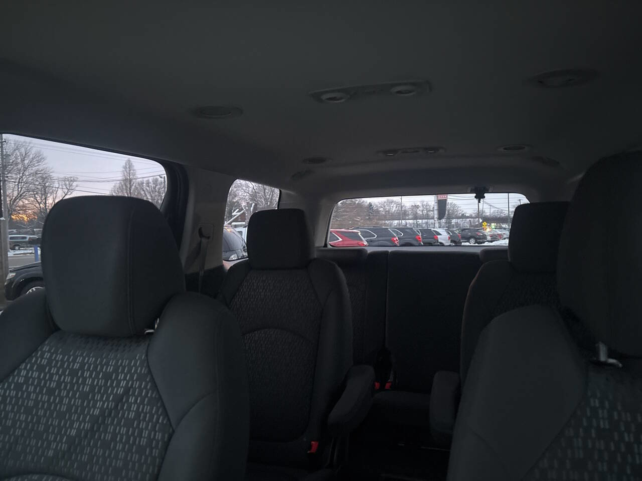 Used 2011 GMC Acadia SLE image 30