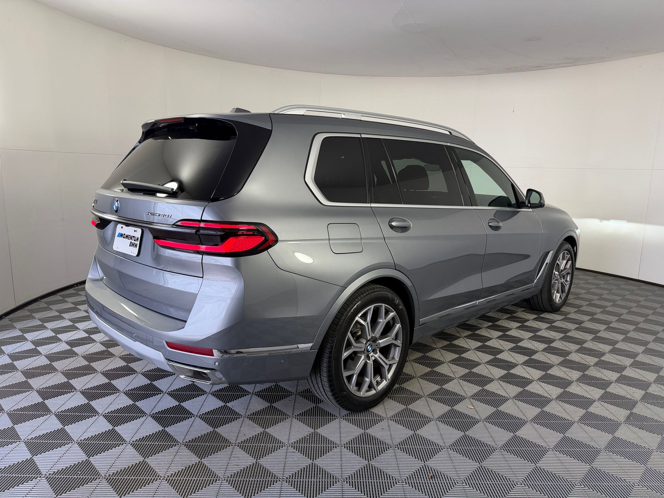 Used 2026 BMW X7 xDrive40i AWD/4WD image 9