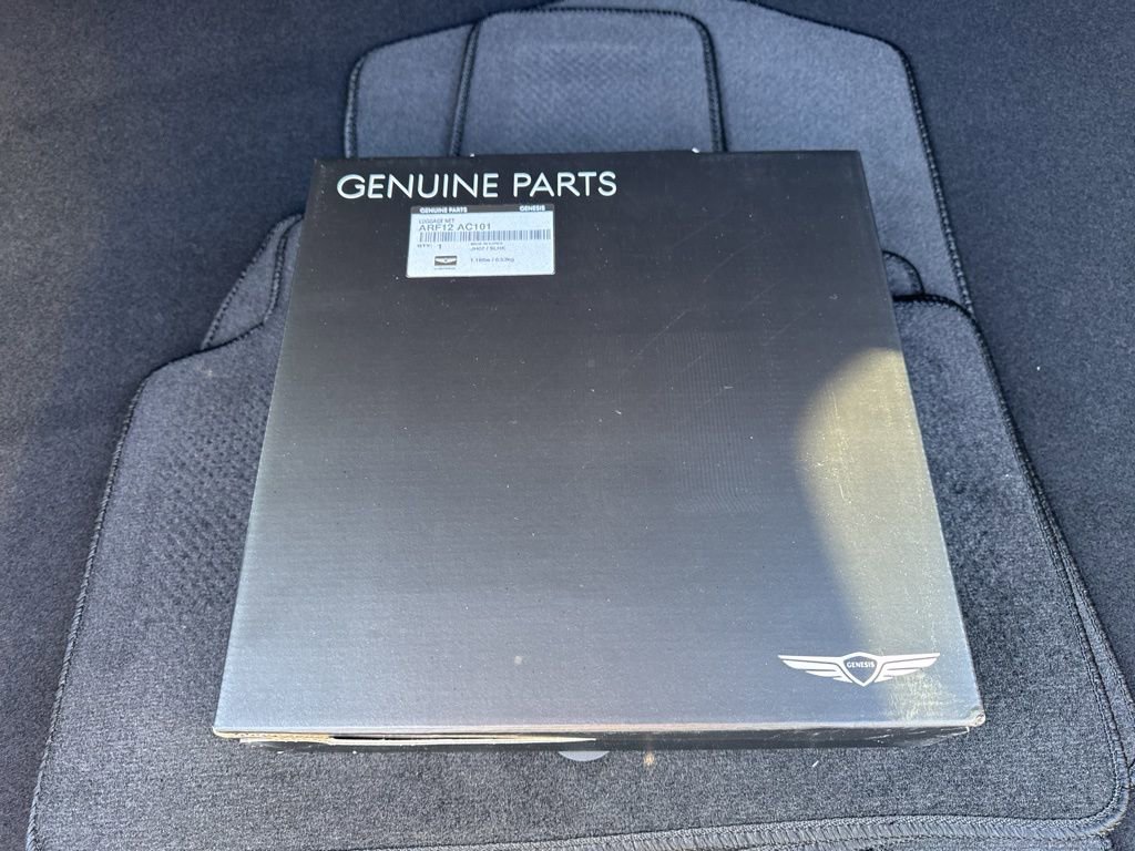 Used 2025 Genesis GV70 2.5T Select w/ Select Package image 15