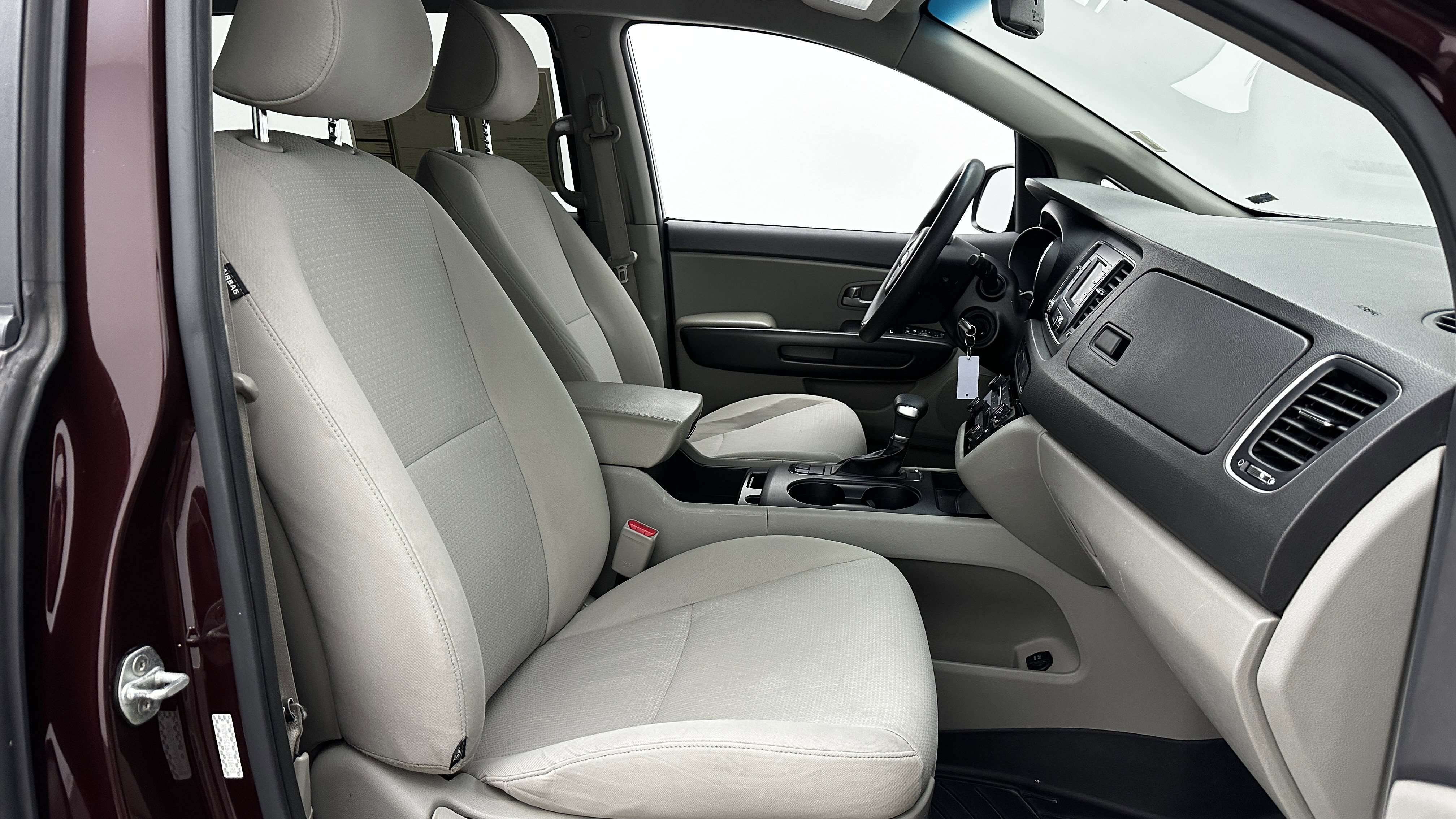 Used 2018 Kia Sedona LX image 34