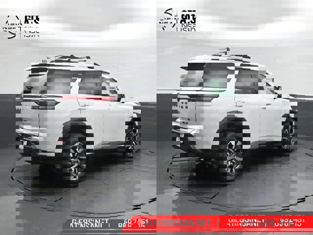 New 2026 Nissan Pathfinder SL image 2