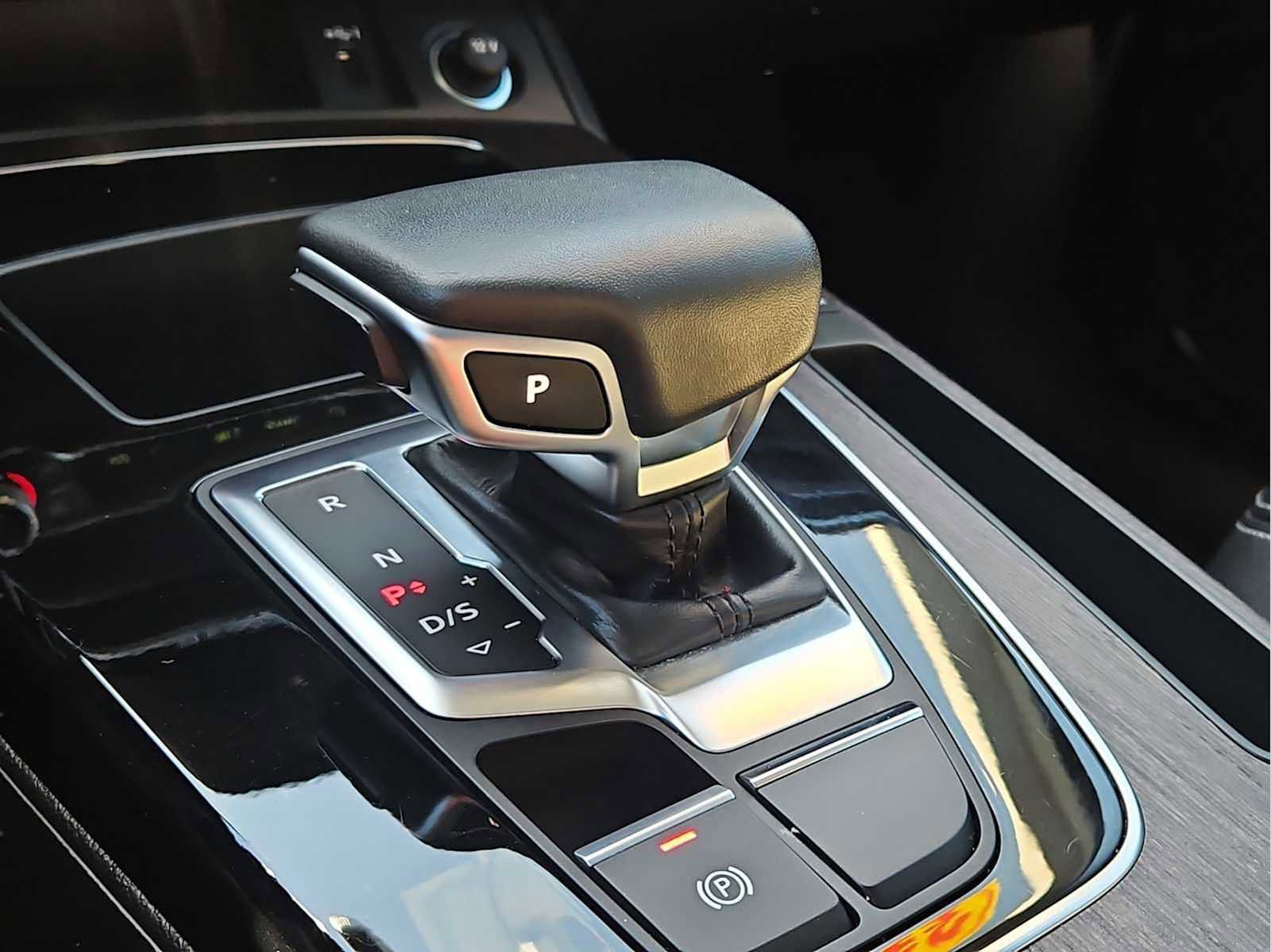 Used 2023 Audi Q5 2.0T Premium w/ Convenience Package image 27