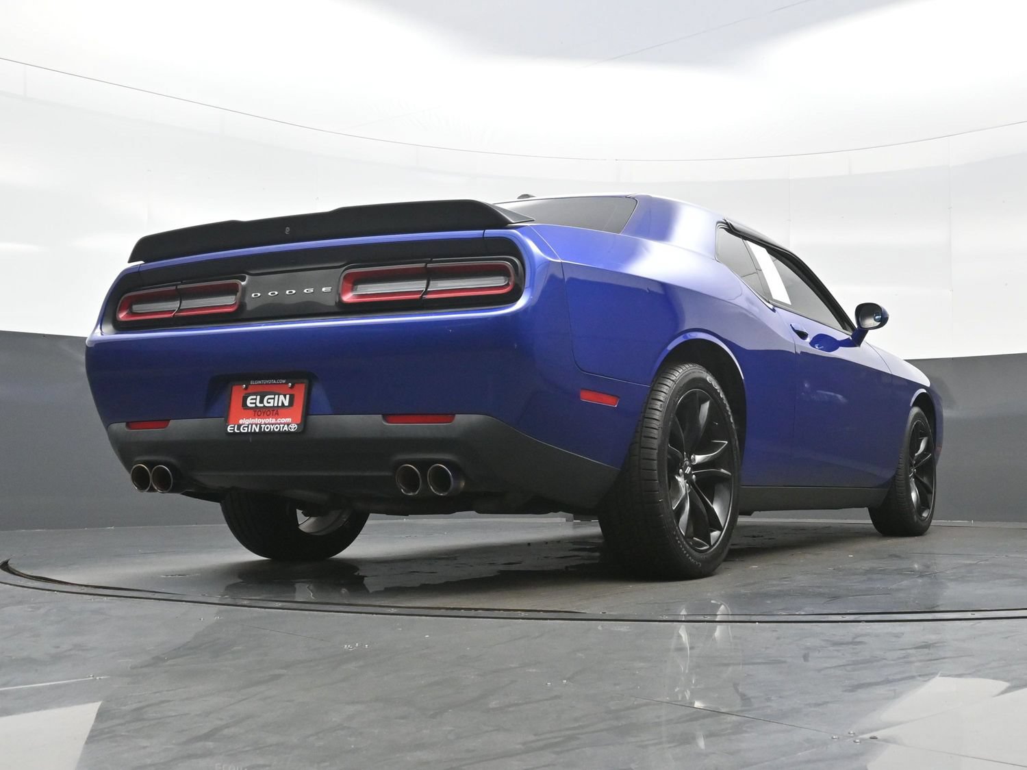 Used 2018 Dodge Challenger SXT w/ Blacktop Package RWD image 30
