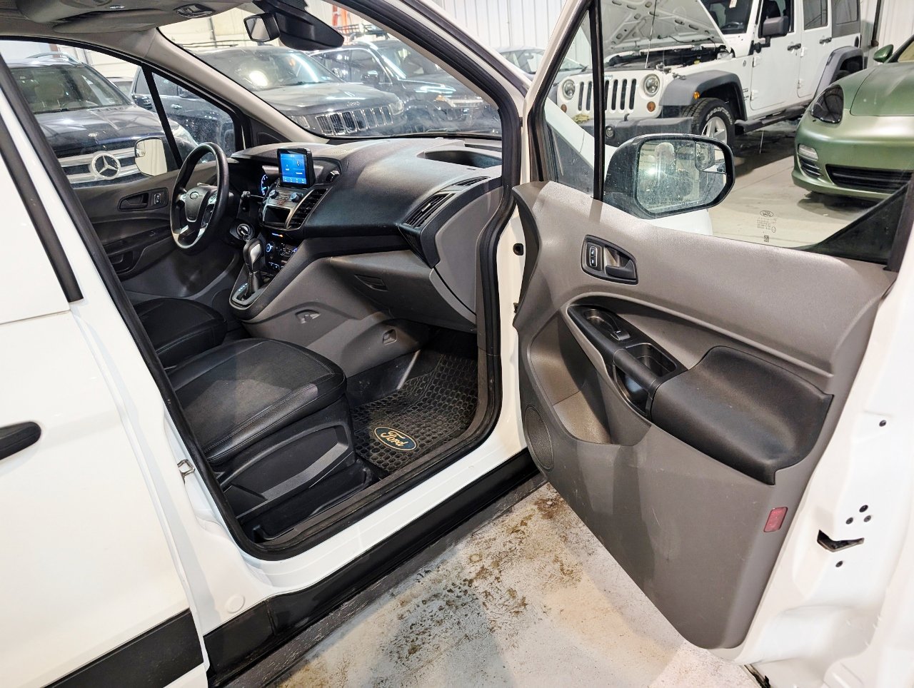 Used 2020 Ford Transit Connect XL image 27