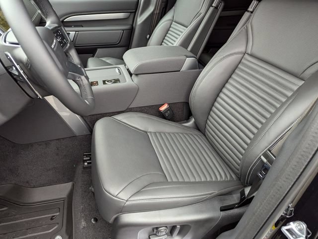 New 2025 Land Rover Discovery Dynamic SE AWD/4WD image 12