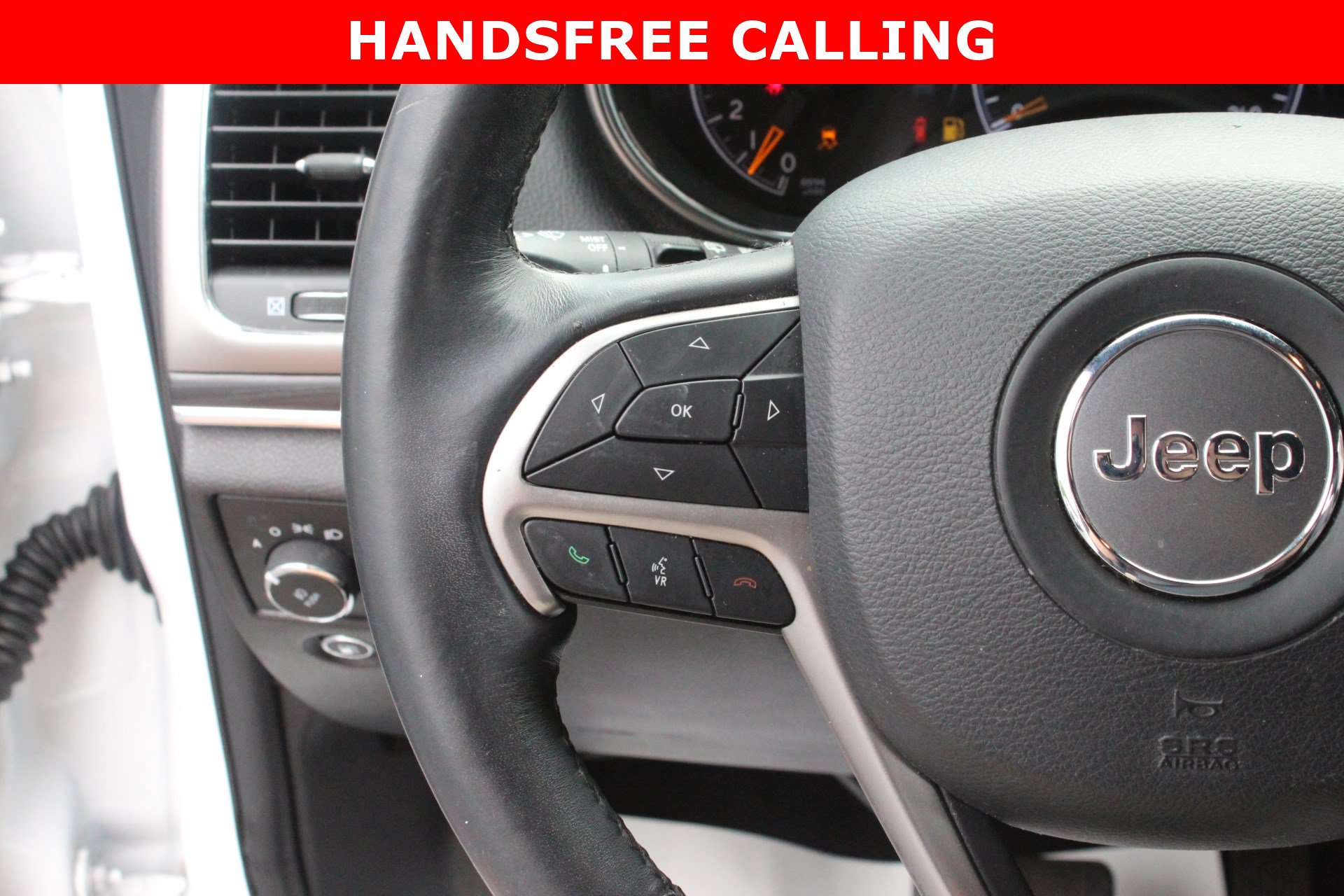 Used 2019 Jeep Grand Cherokee Limited AWD/4WD image 16
