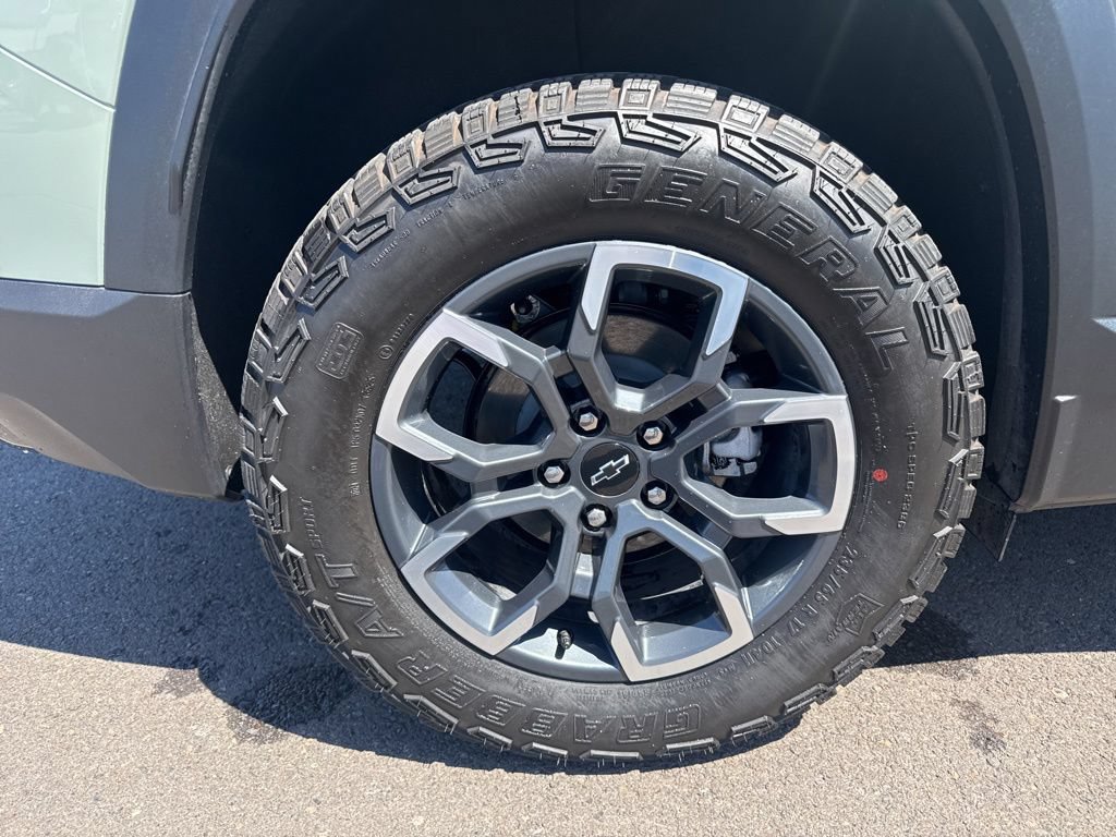 Used 2026 Chevrolet Equinox ACTIV AWD/4WD image 9