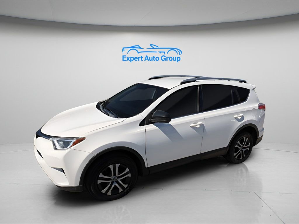 Used 2018 Toyota RAV4 LE image 31