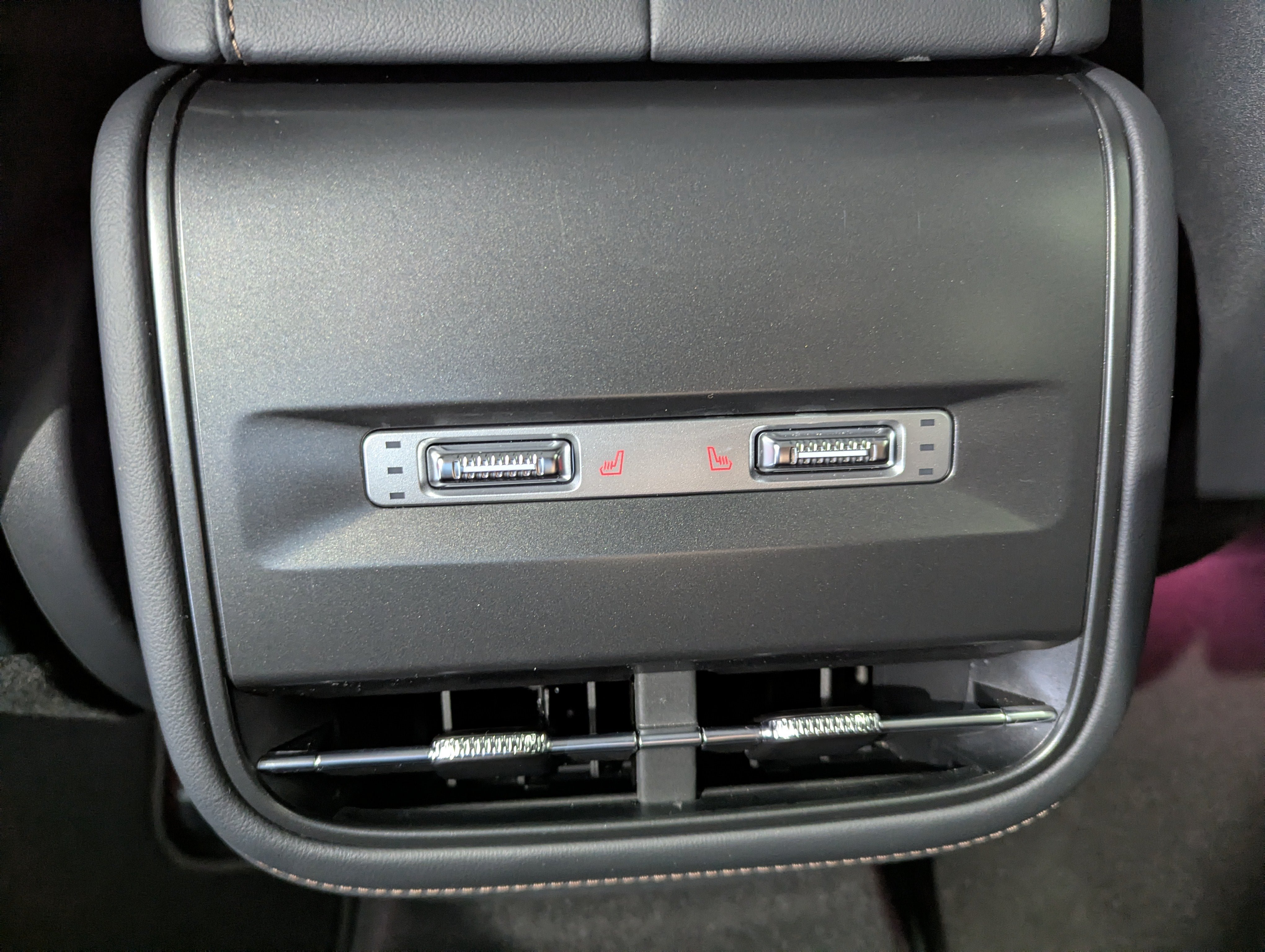 Used 2026 Lincoln Nautilus Reserve AWD/4WD image 12