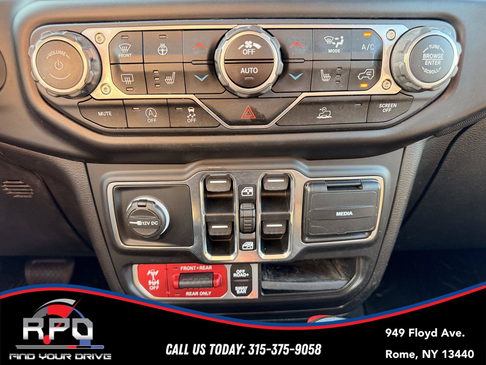 Used 2020 Jeep Gladiator Rubicon AWD/4WD image 24