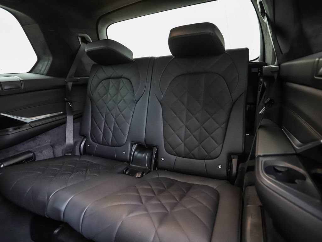 Used 2027 BMW X7 xDrive40i w/ M Sport Package AWD/4WD image 24