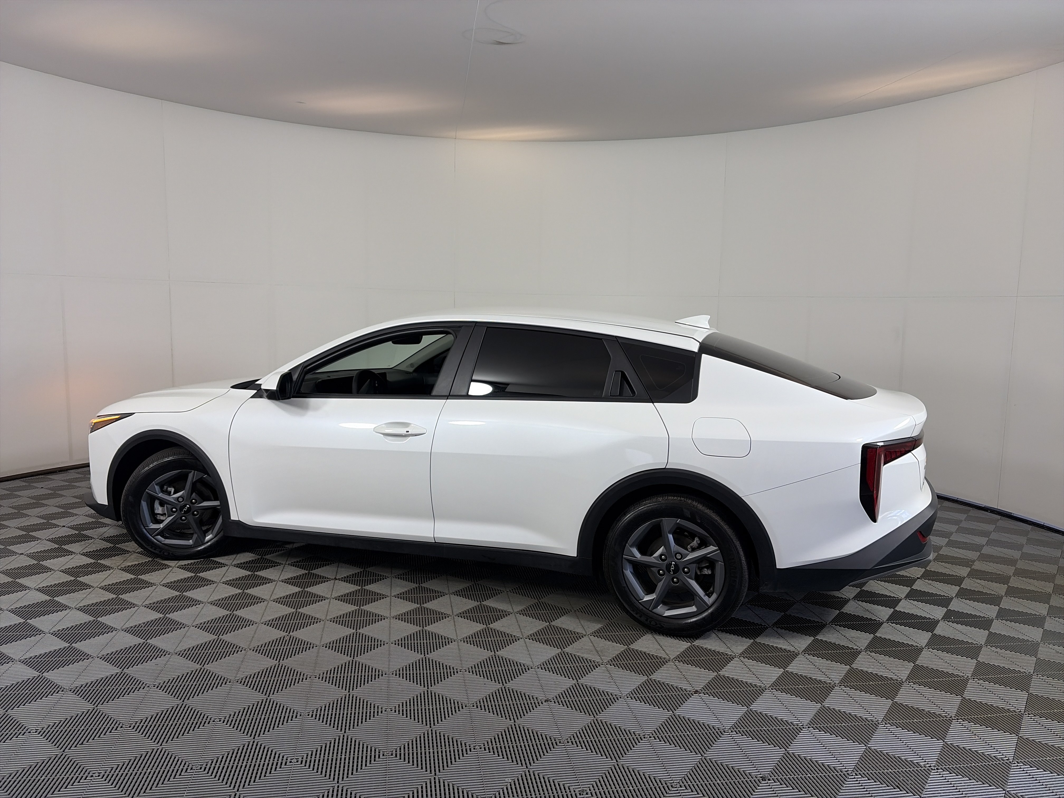 Used 2025 Kia K4 FWD image 8