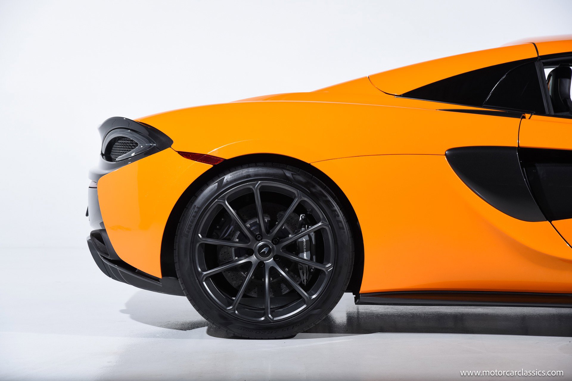 Used 2020 McLaren 570S Spider image 19