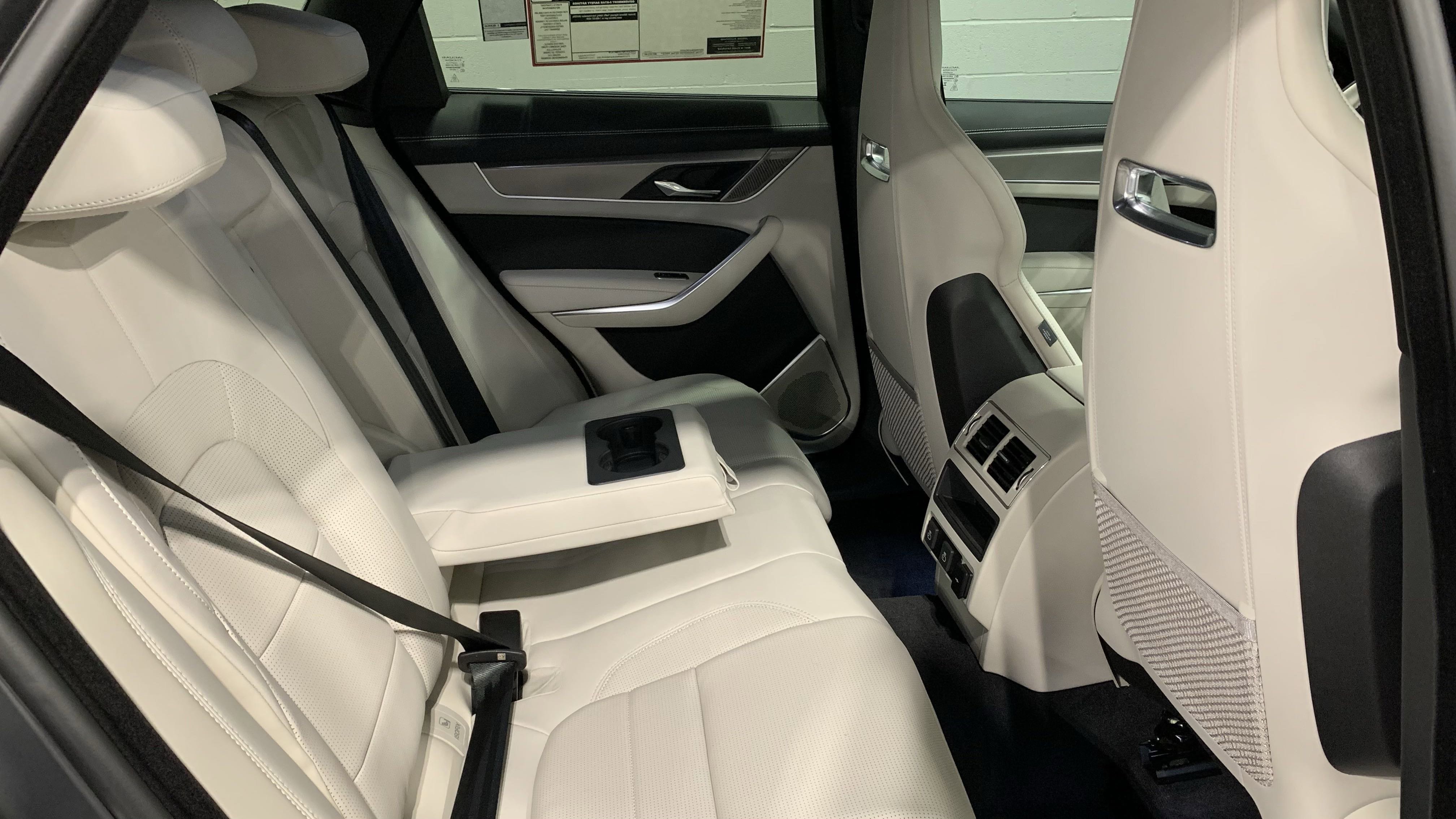 New 2026 Jaguar F-PACE R-Dynamic S image 16