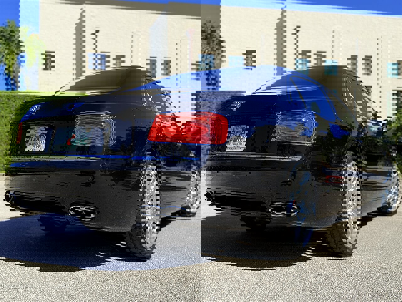 Used 2015 Bentley Flying Spur V8 image 31