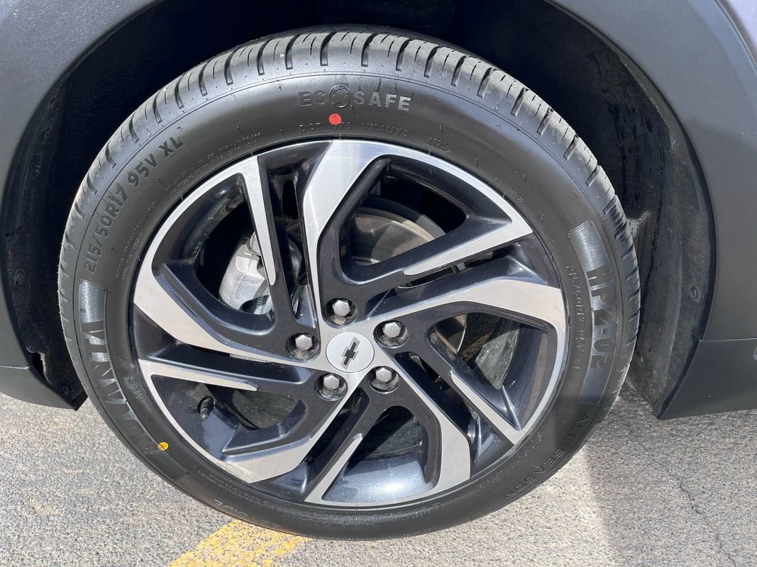 Used 2023 Chevrolet Bolt EUV LT image 10