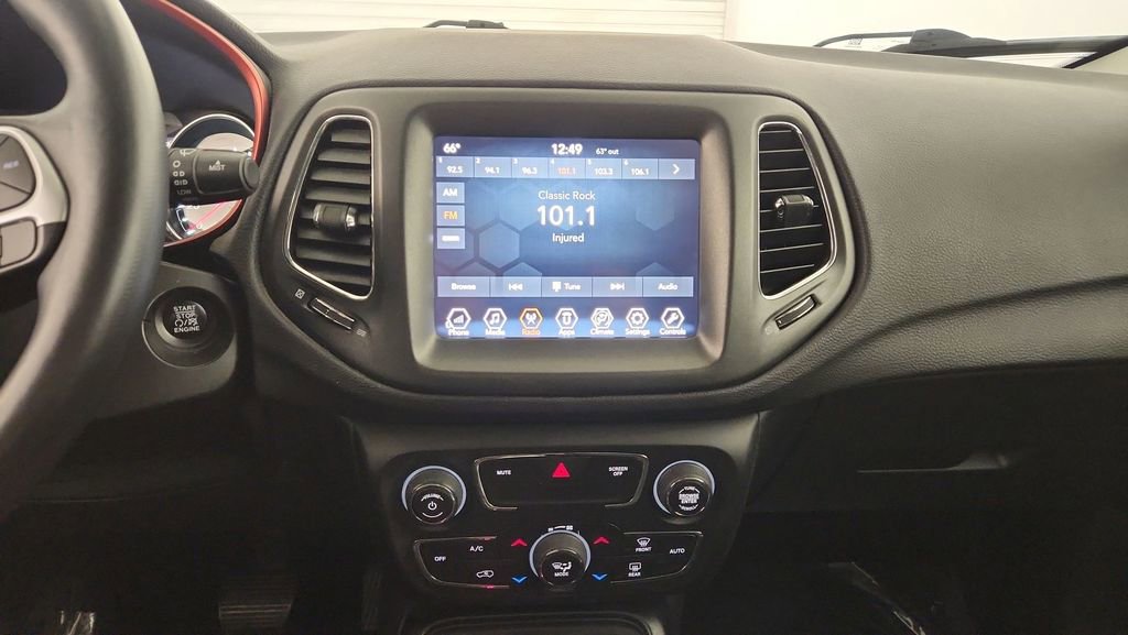 Used 2018 Jeep Compass Trailhawk w/ Cold Weather Group AWD/4WD image 13