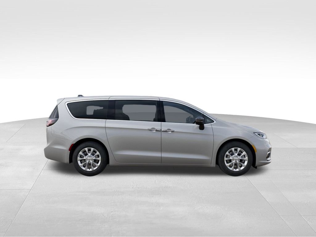 New 2026 Chrysler Pacifica Select image 22