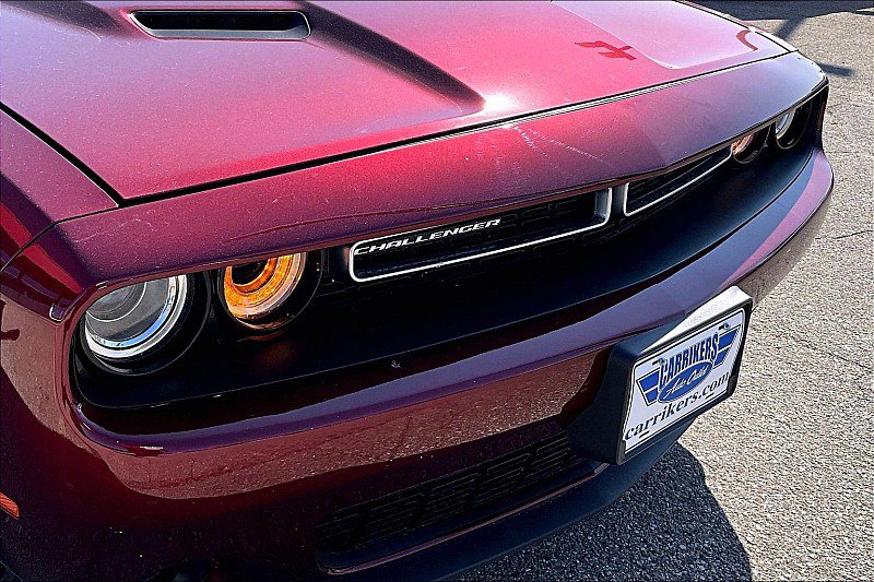 Used 2019 Dodge Challenger SXT image 30