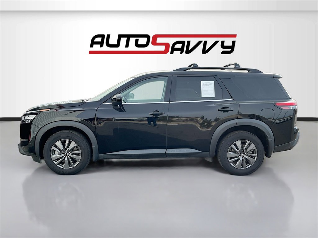 Used 2022 Nissan Pathfinder SV image 4
