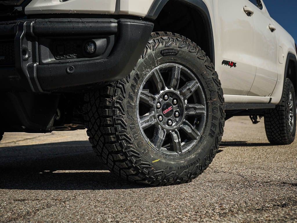 New 2026 GMC Sierra 1500 AT4X w/ LPO, Black Badging Package AWD/4WD image 6