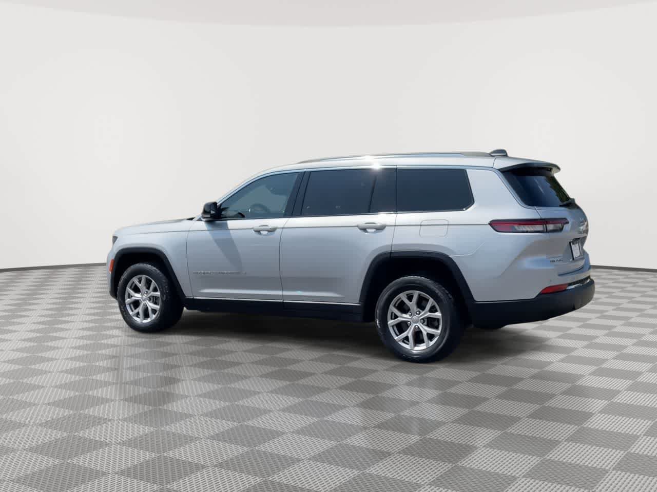 Used 2021 Jeep Grand Cherokee L Limited AWD/4WD image 6