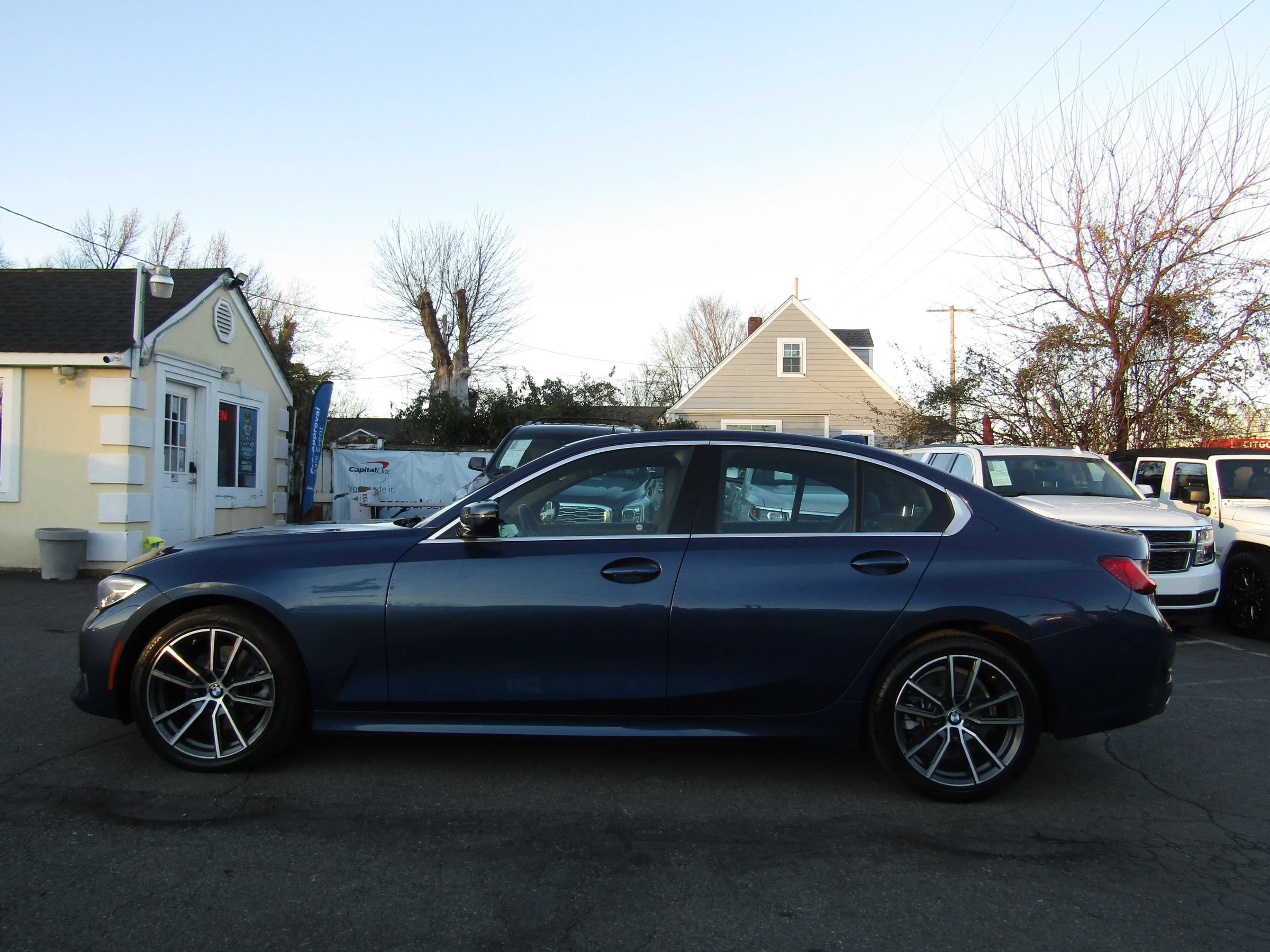 Used 2021 BMW 330i xDrive Sedan w/ Convenience Package AWD/4WD image 4