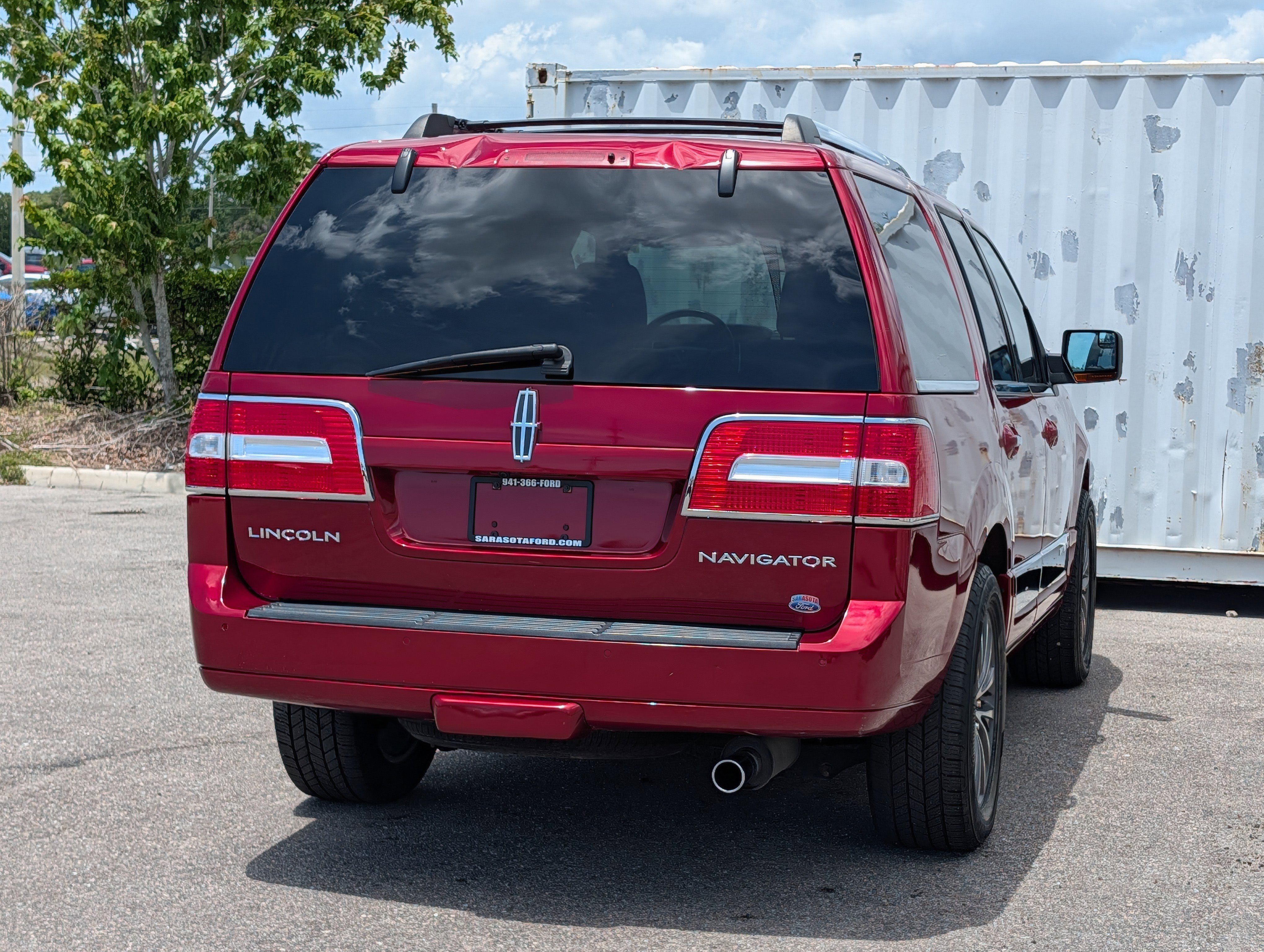 Used 2014 Lincoln Navigator 2WD image 4