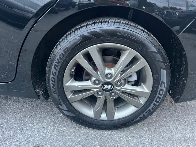 Used 2018 Hyundai Elantra SEL FWD image 19
