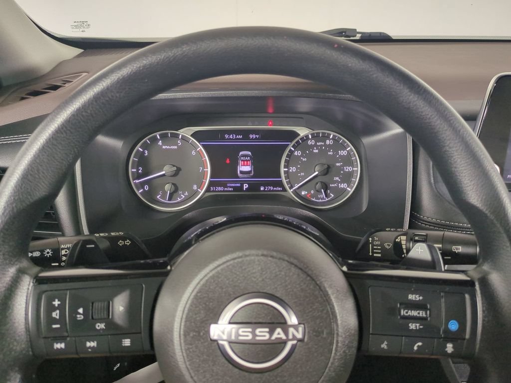 Used 2023 Nissan Rogue SV FWD image 32