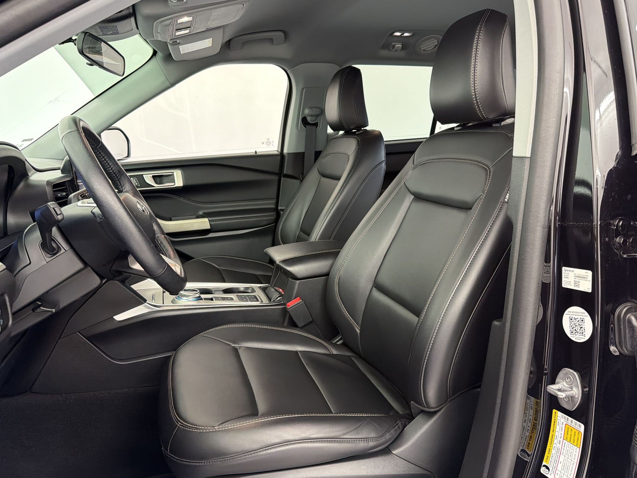 Used 2023 Ford Explorer XLT w/ Equipment Group 202A RWD image 5