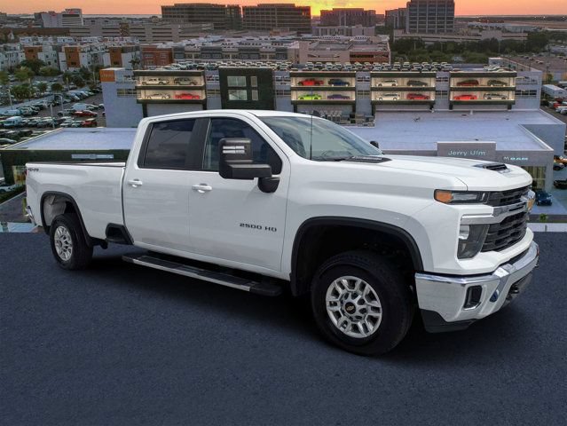 Used 2025 Chevrolet Silverado 2500 LT w/ Convenience Package AWD/4WD image 1