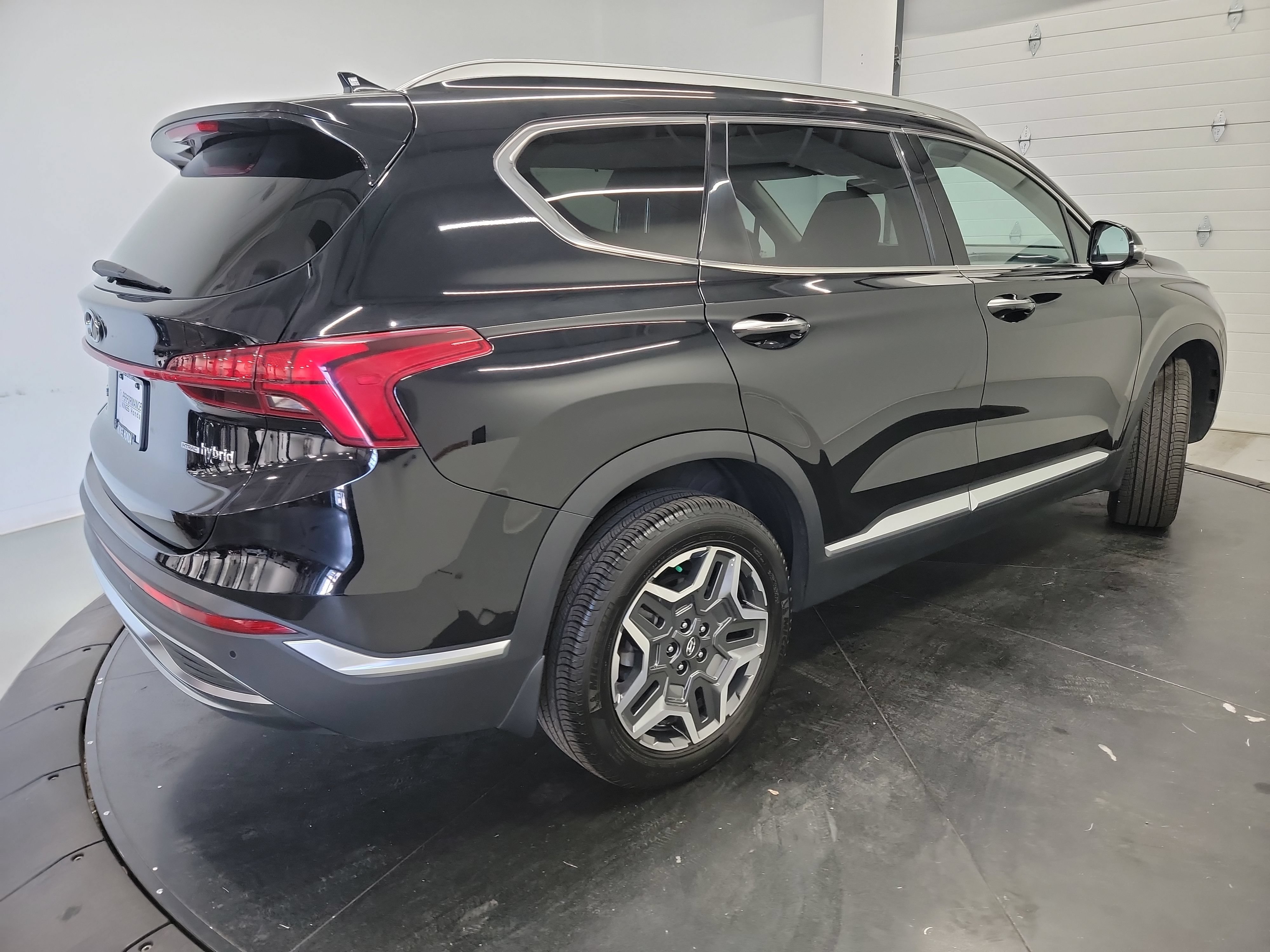 Used 2022 Hyundai Santa Fe SEL Premium w/ Cargo Package AWD/4WD image 9