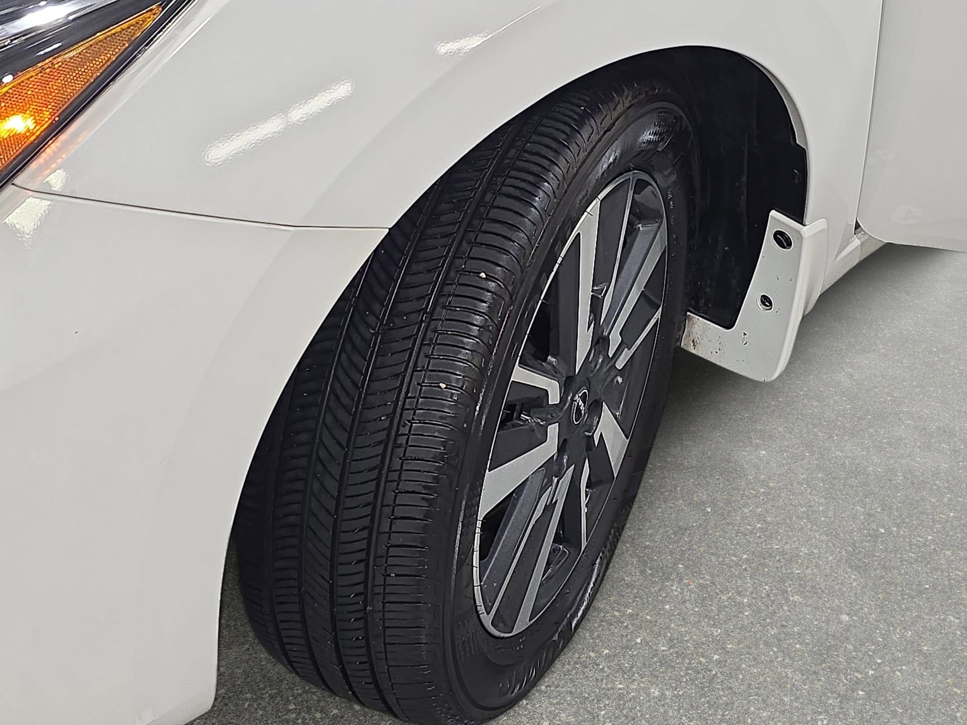 Certified 2025 Nissan Versa SV w/ Trunk Package image 30