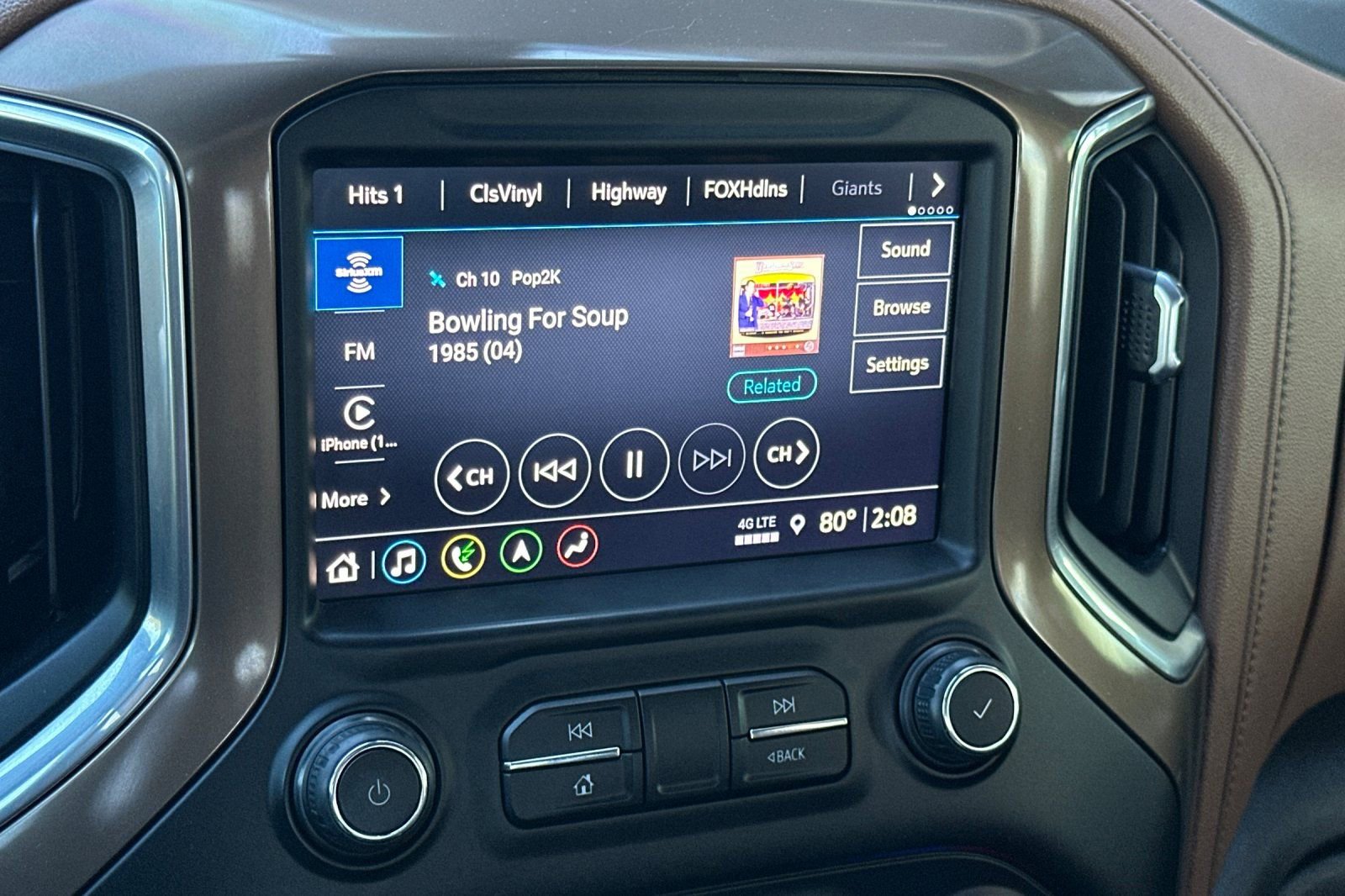 Used 2021 Chevrolet Silverado 1500 High Country w/ Technology Package image 16
