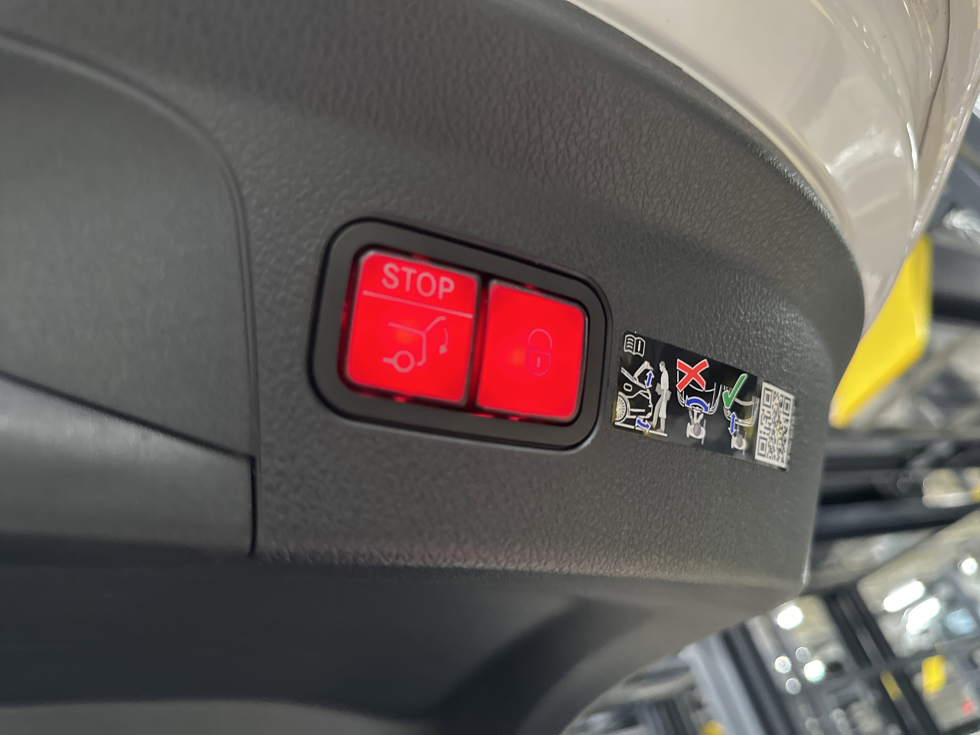 Certified 2025 Mercedes-Benz GLE 53 AMG 4MATIC Coupe image 18