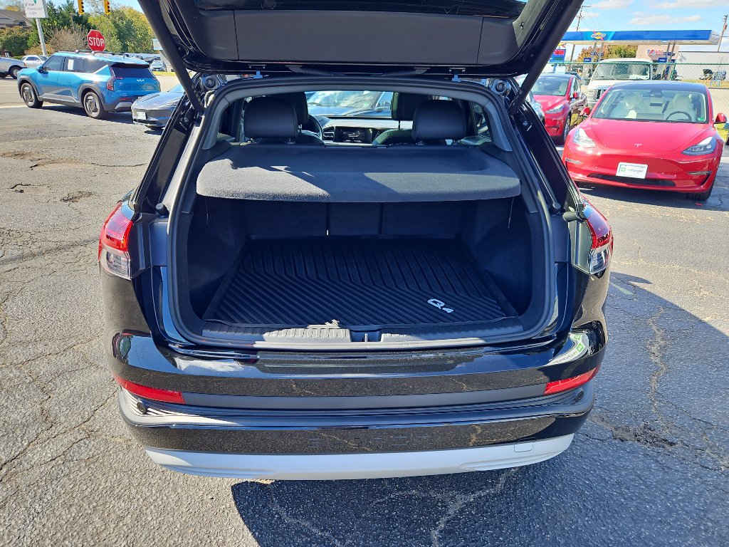 Used 2022 Audi Q4 e-tron Prestige image 23