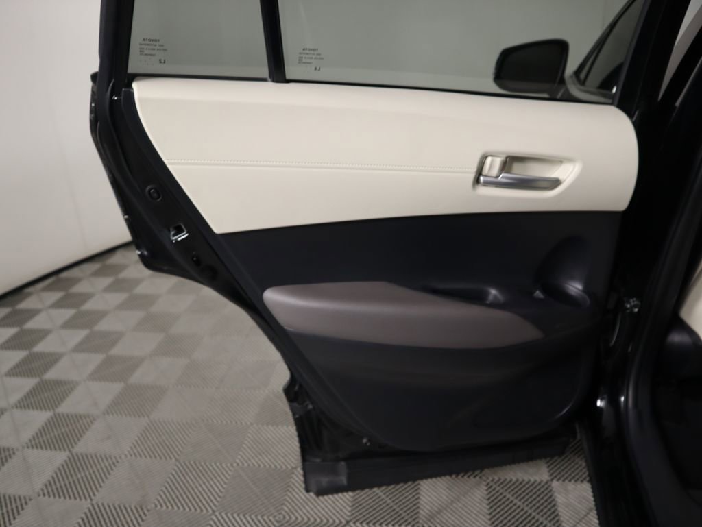 Used 2023 Toyota Corolla Cross XLE image 26