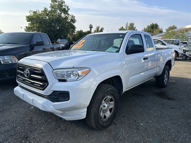Used 2017 Toyota Tacoma SR image 18
