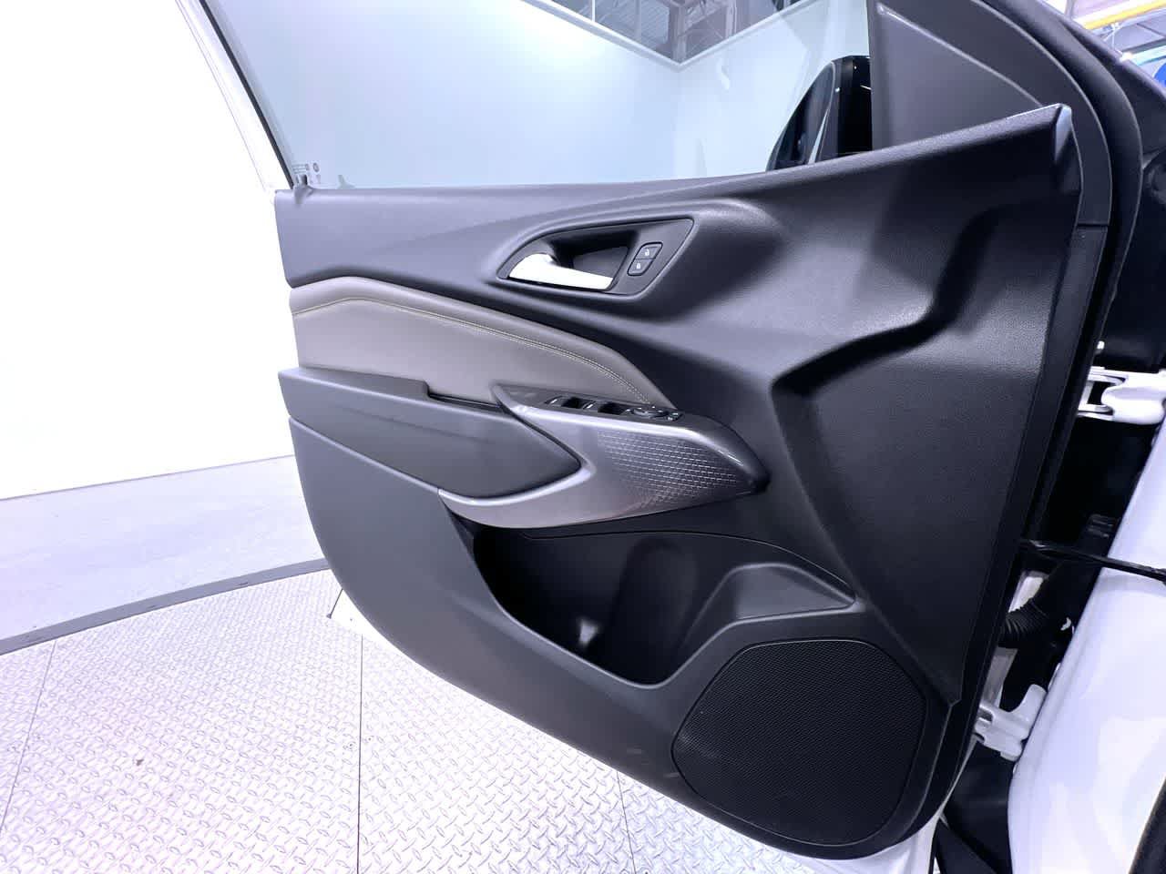 Used 2024 Chevrolet Trax ACTIV w/ Driver Confidence Package FWD image 30