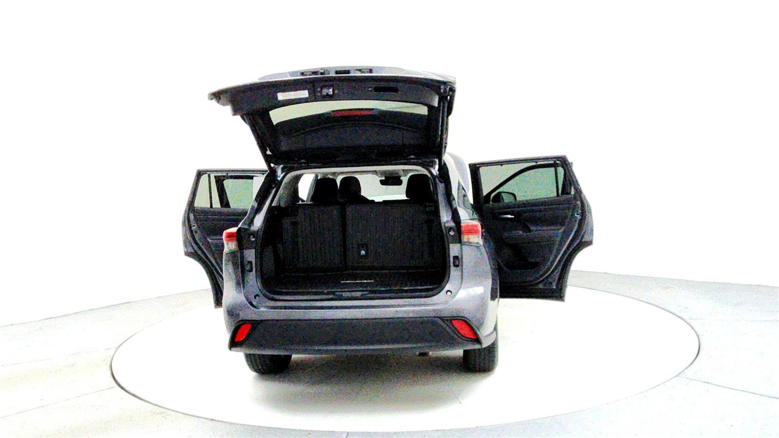 Certified 2023 Toyota Highlander XLE image 11