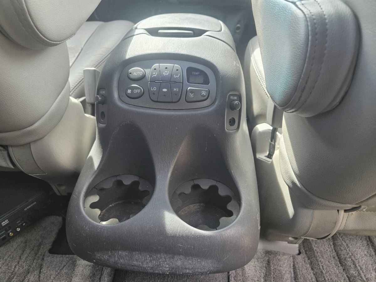 Used 2003 Toyota Sequoia Limited AWD/4WD image 42