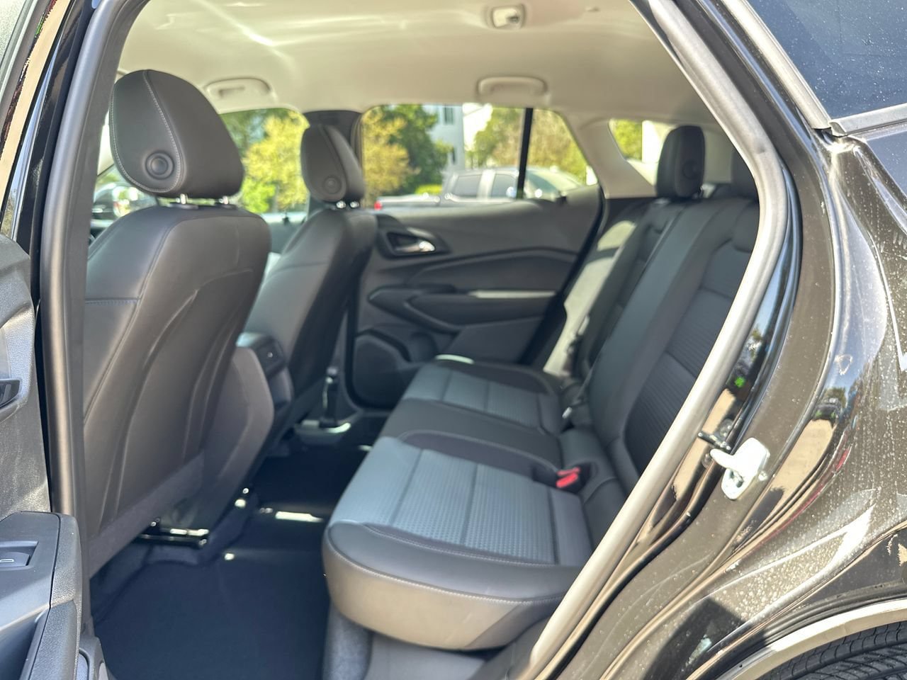 New 2026 Chevrolet Trax RS w/ Sunroof Package FWD image 27